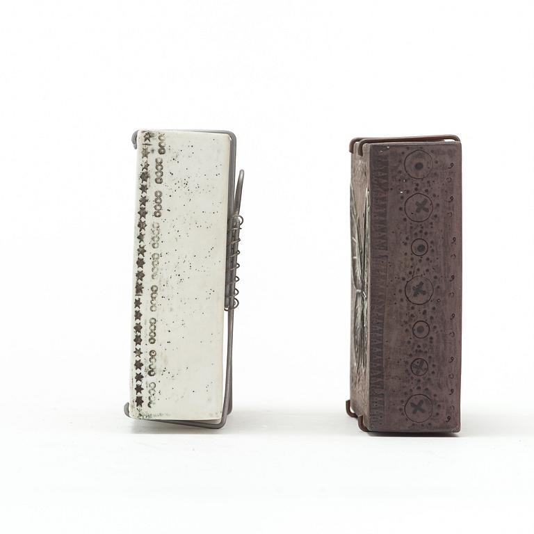 RUT BRYK, 2 st reliefer av stengods, Arabia, Finland 1950-talets slut.