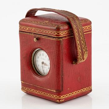 Cartier, reseur i förgyllt silver och emalj samt originaletui, Frankrike tidigt 1900-tal.