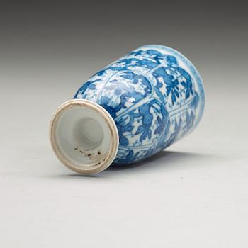 A blue and white cup with stand and a goblet, Qing dynasty, Kangxi (1662-1722).