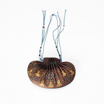 A Chinese embroidered silk purse, around 1900.