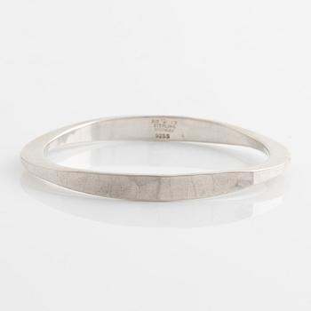 Tone Vigeland, bangle, sterling silver, Norway.