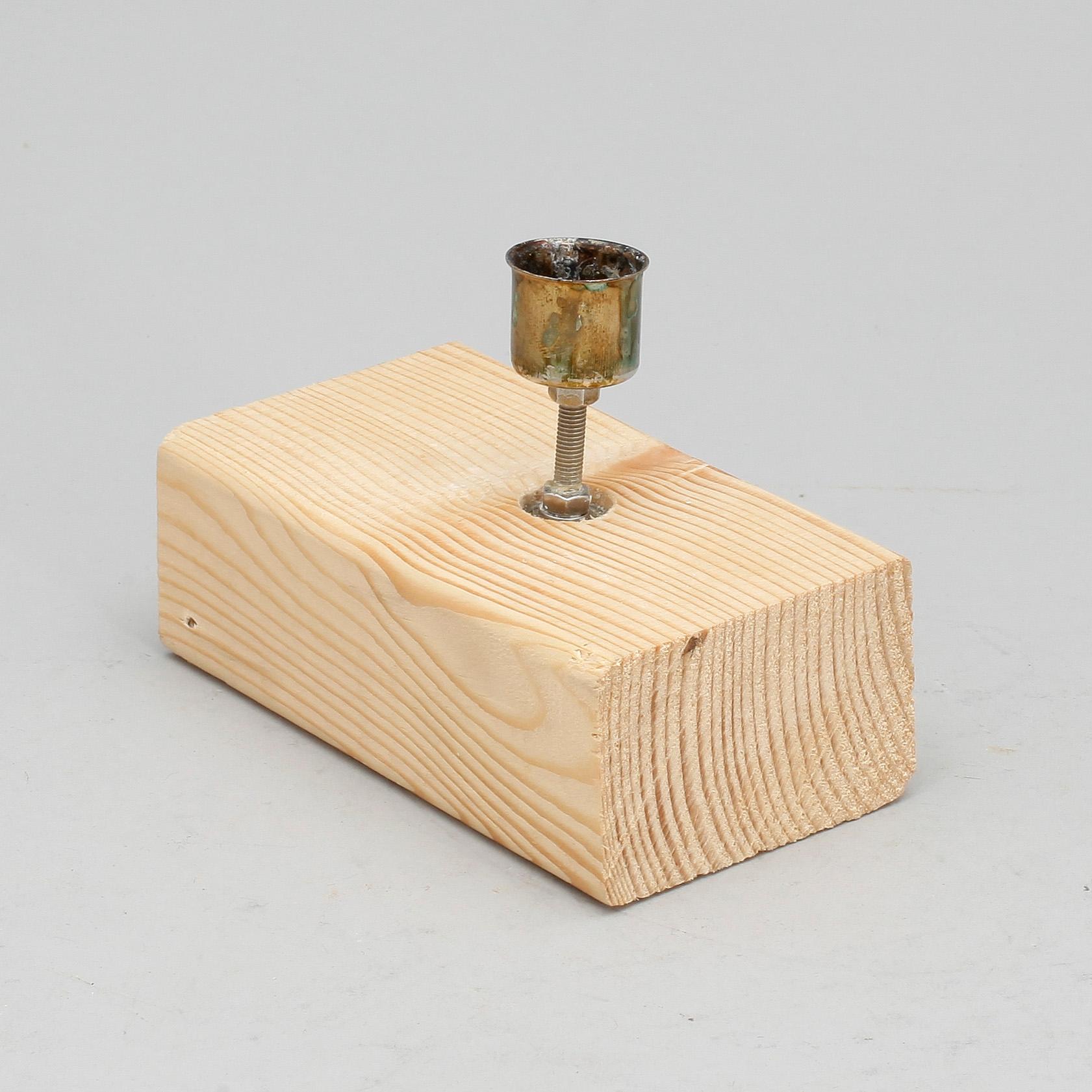 DAN WOLGERS, ljusstake, "Snurrljusstake", märkt D.W. på bricka.
