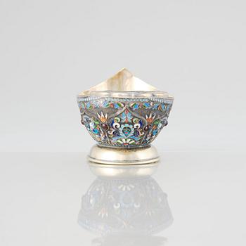 A Russian early 20th Century silver-gilt and enameled kovsh, mark of Semen kazakov, Moscow 1908-1917.