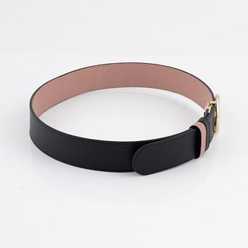 Gucci, a reversible leather belt, size 34.