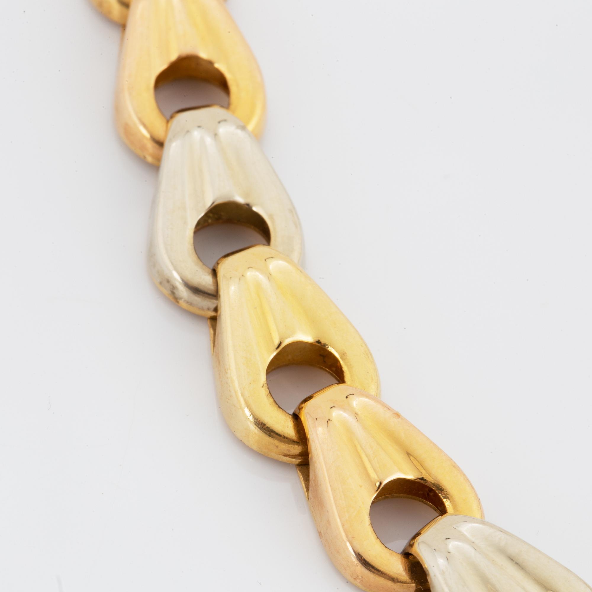 18K gold necklace.