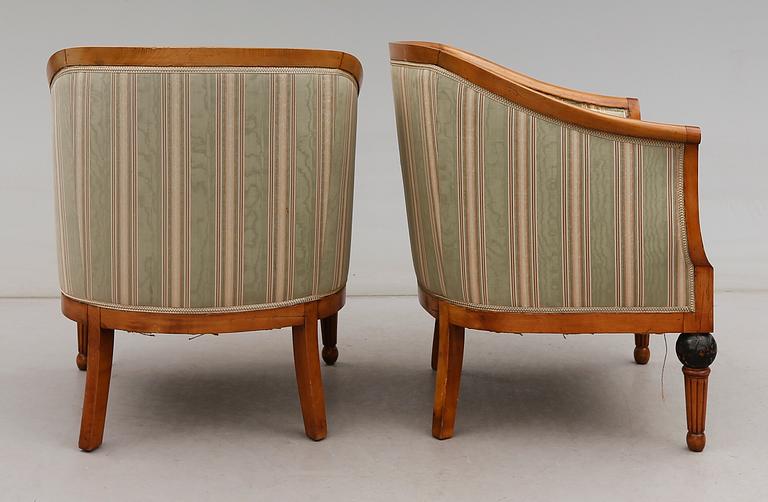 FÅTÖLJER, 1 par, 1900-talets första hälft.