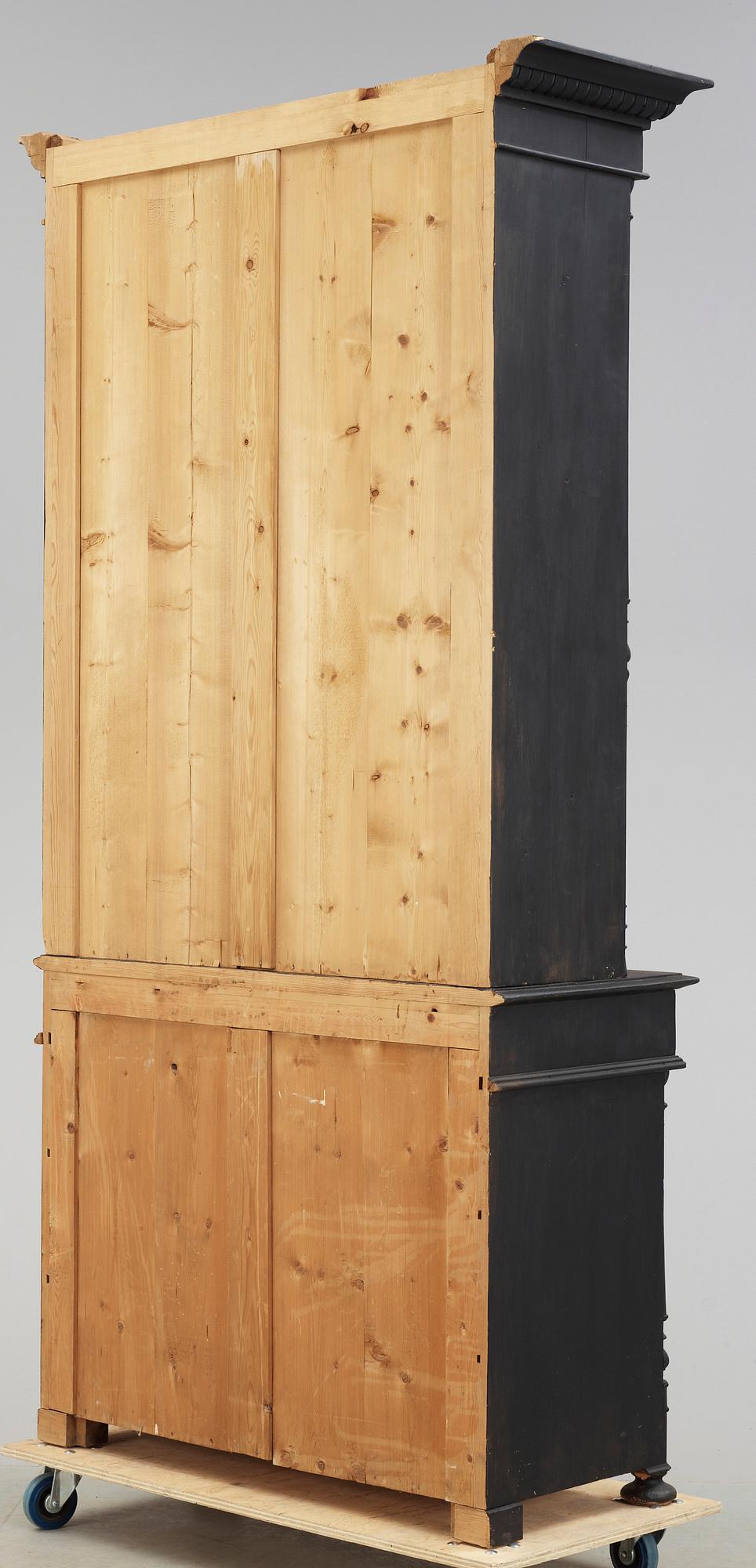 BOKSKÅP, Nyrenässans, sent 1800-tal.