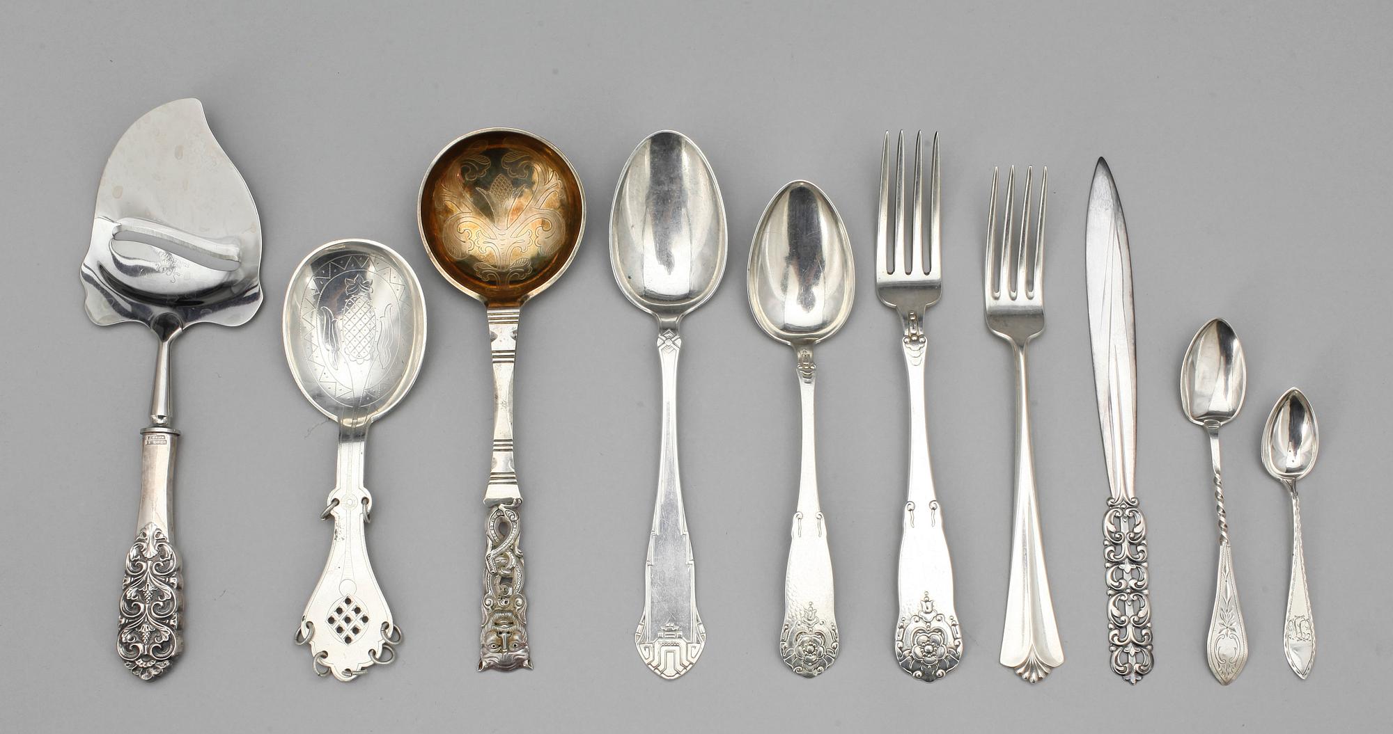 BESTICKSERVISDELAR, 50 delar, mestadels Norge, 1900-talets andra hälft. Totalvikt ca 1686 gram.