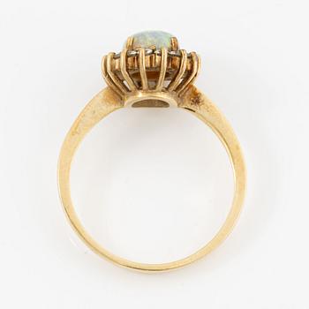 Ring, H.Stern, 18K gold with opal and brilliant-cut diamonds.