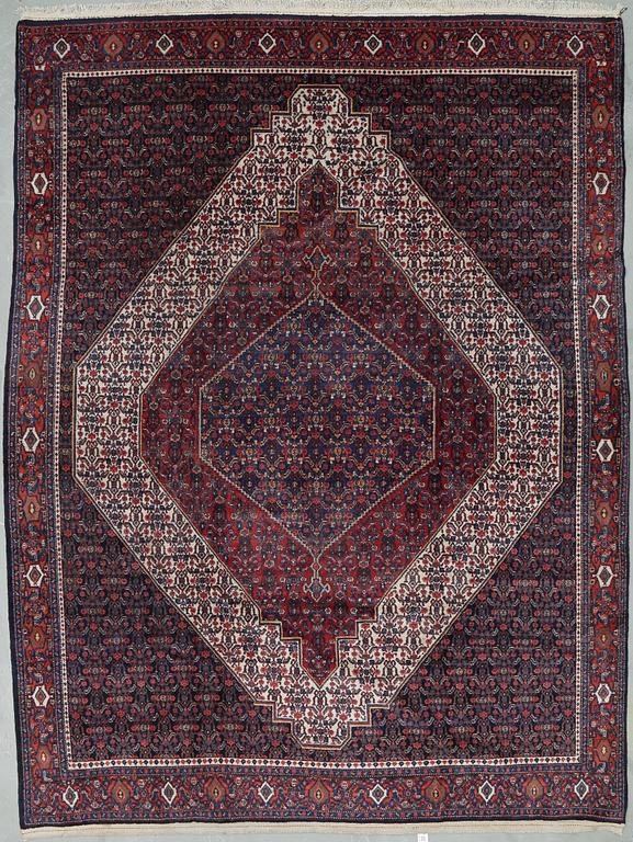 MATTA, semiantik, Senneh. Ca 360 x 270 cm.