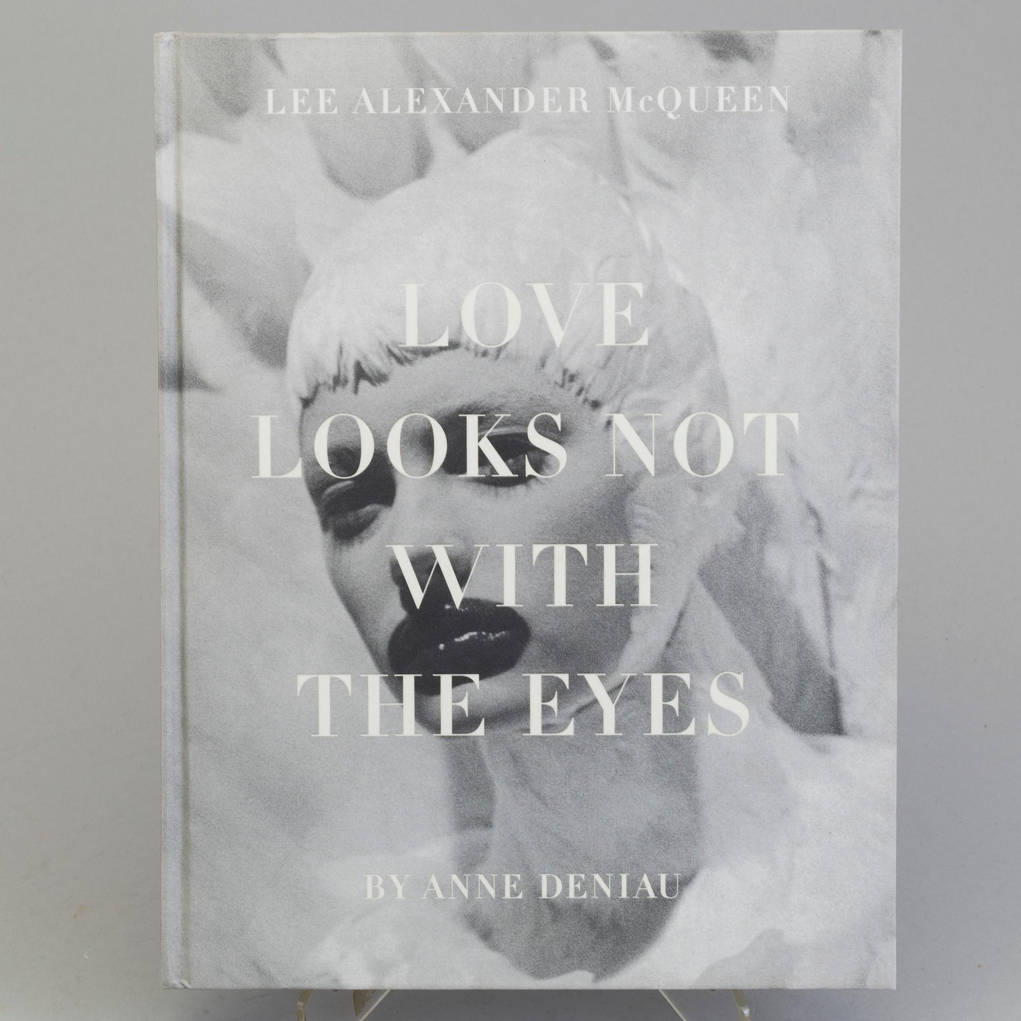 BOOKS ABOUT FASHION (3): Alexander McQueen.