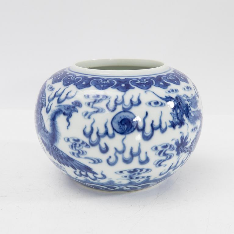 Penselbad, porslin, sen Qingdynasti, Kina, 1900-tal.