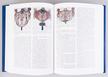 THREE BOOKS, Svenska Adelns Ättartavlor 1897 och "Huvudbaner och anvapen under stormaktstiden", 1999.