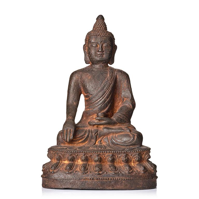 Buddha, järn. Mingdynastin (1368-1644).