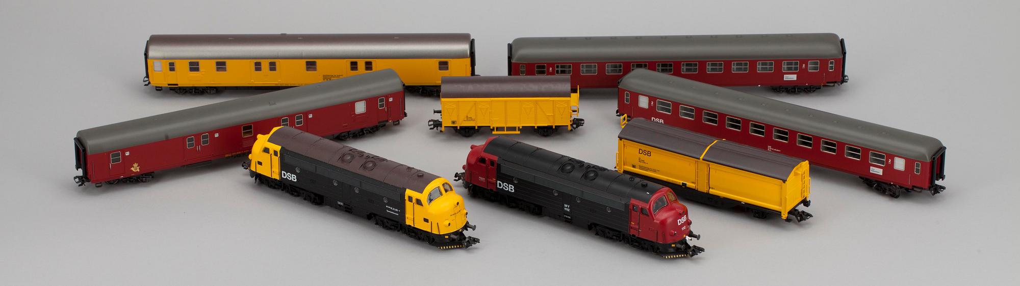 VETURI, 2 kpl sekä VAUNUJA 6 kpl, Märklin HO, 28461, 28524.