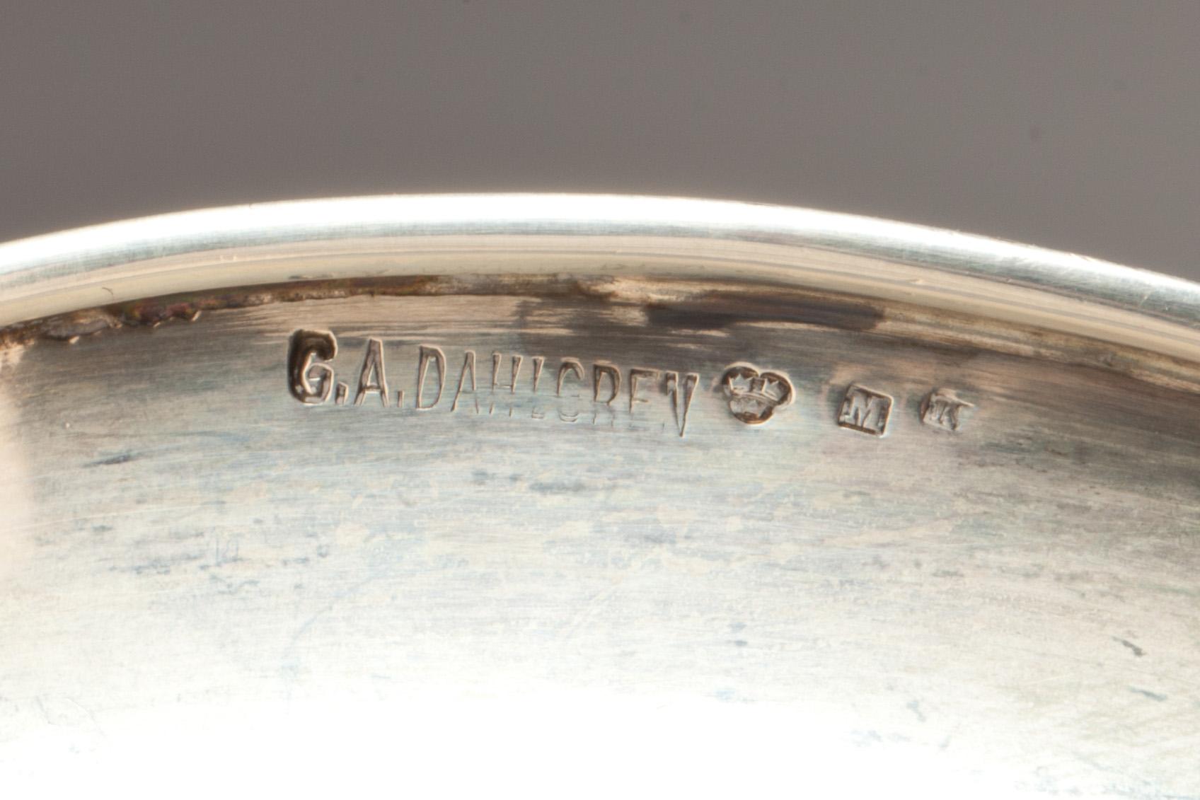 KAROTTER, ett par, silver. G.A. Dahlgren, den ena 1911. Total vikt ca 812 g.