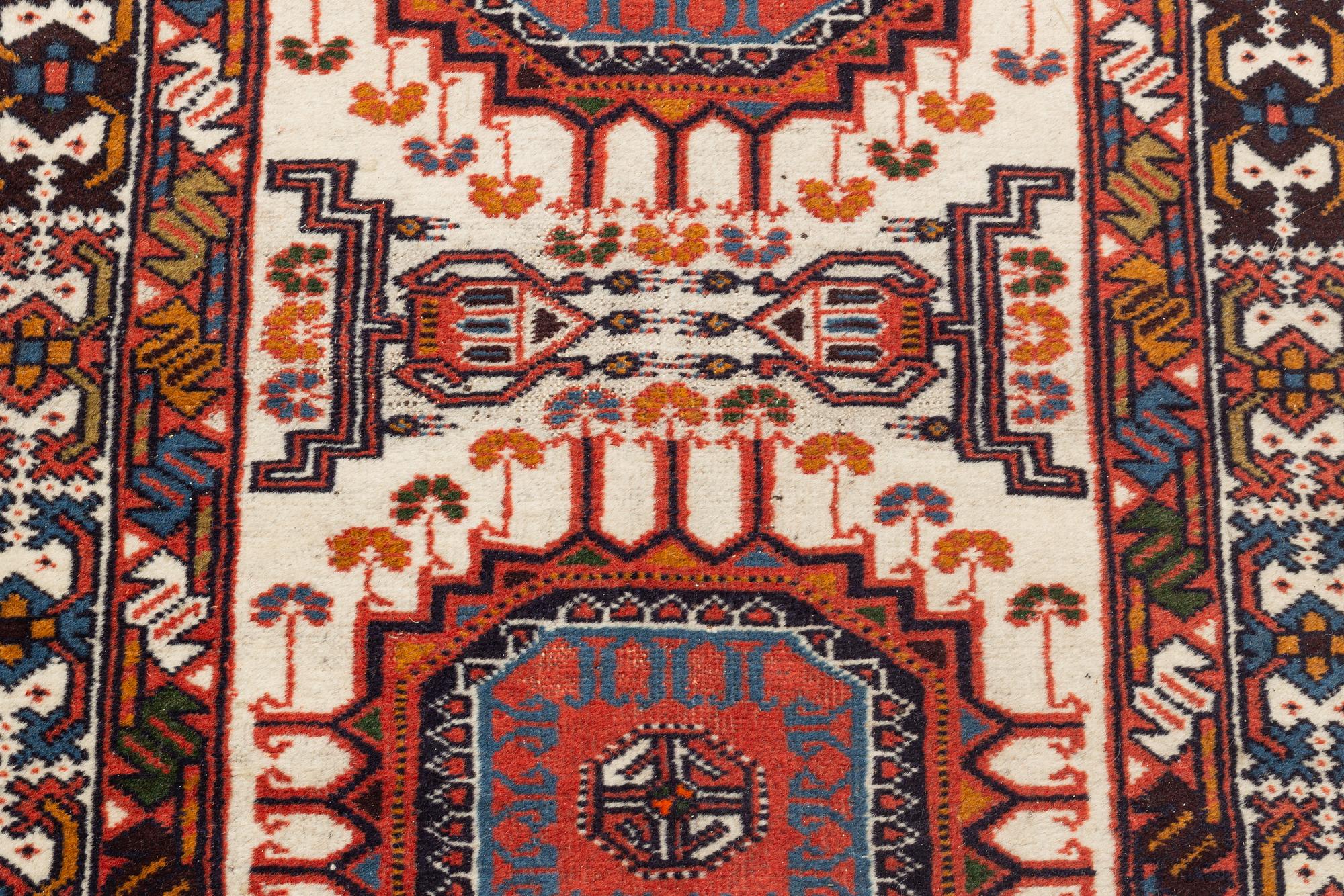 Gallerimatta, Karadja, ca 642 x 87 cm.