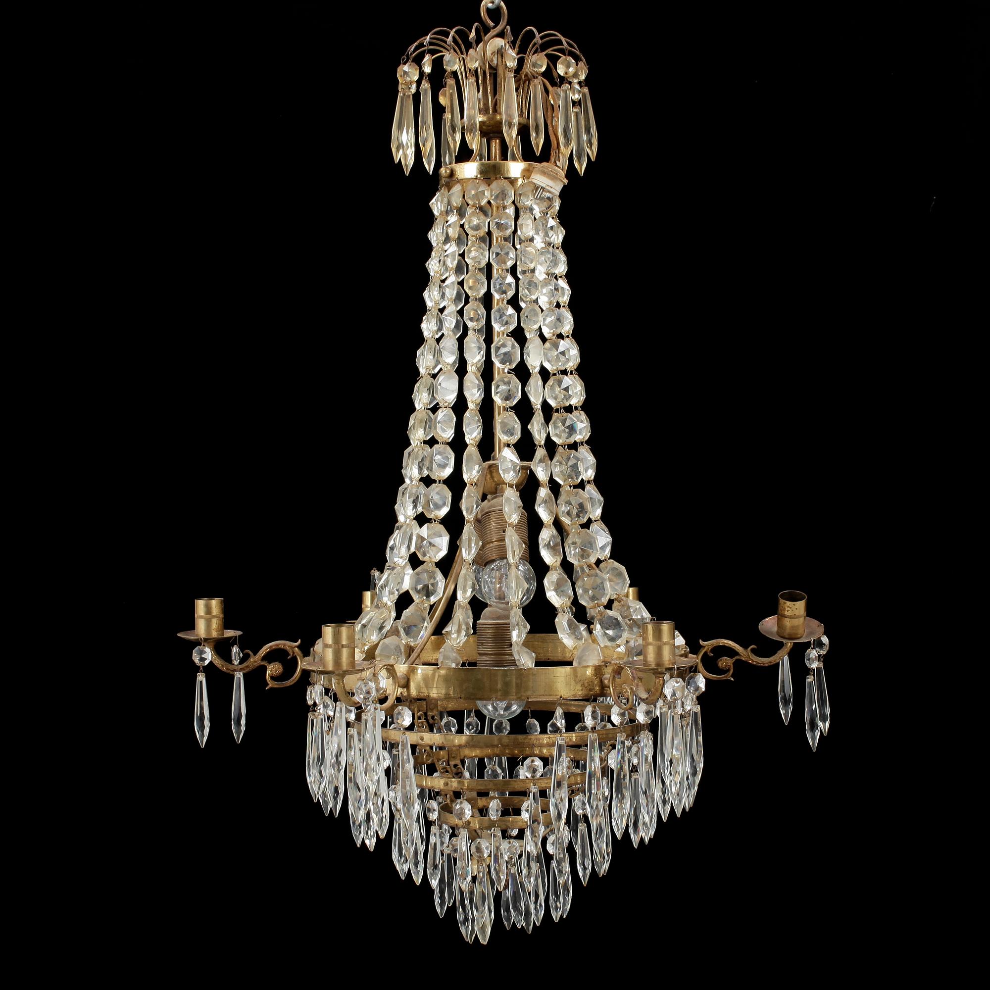 LJUSKRONA, gustaviansk stil, 1900-talets första hälft. Höjd ca 73 cm.