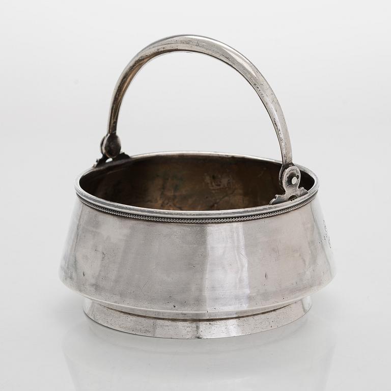 A silver sugar bowl, Moscow 1898-1914.