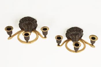 APPLIQUER, för tre ljus, ett par. Empire, 1800-talets början.