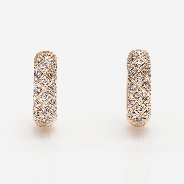 KORVAKORUPARI, 14K kultaa, timantteja n. 0.08 ct yht.