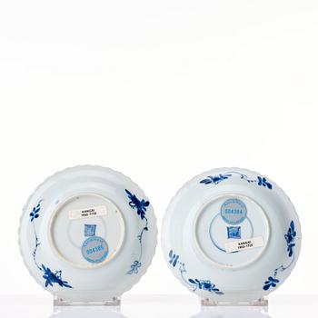 A pair of blue and white cups with stands, Qing dynasty, Kangxi (1662-1722).