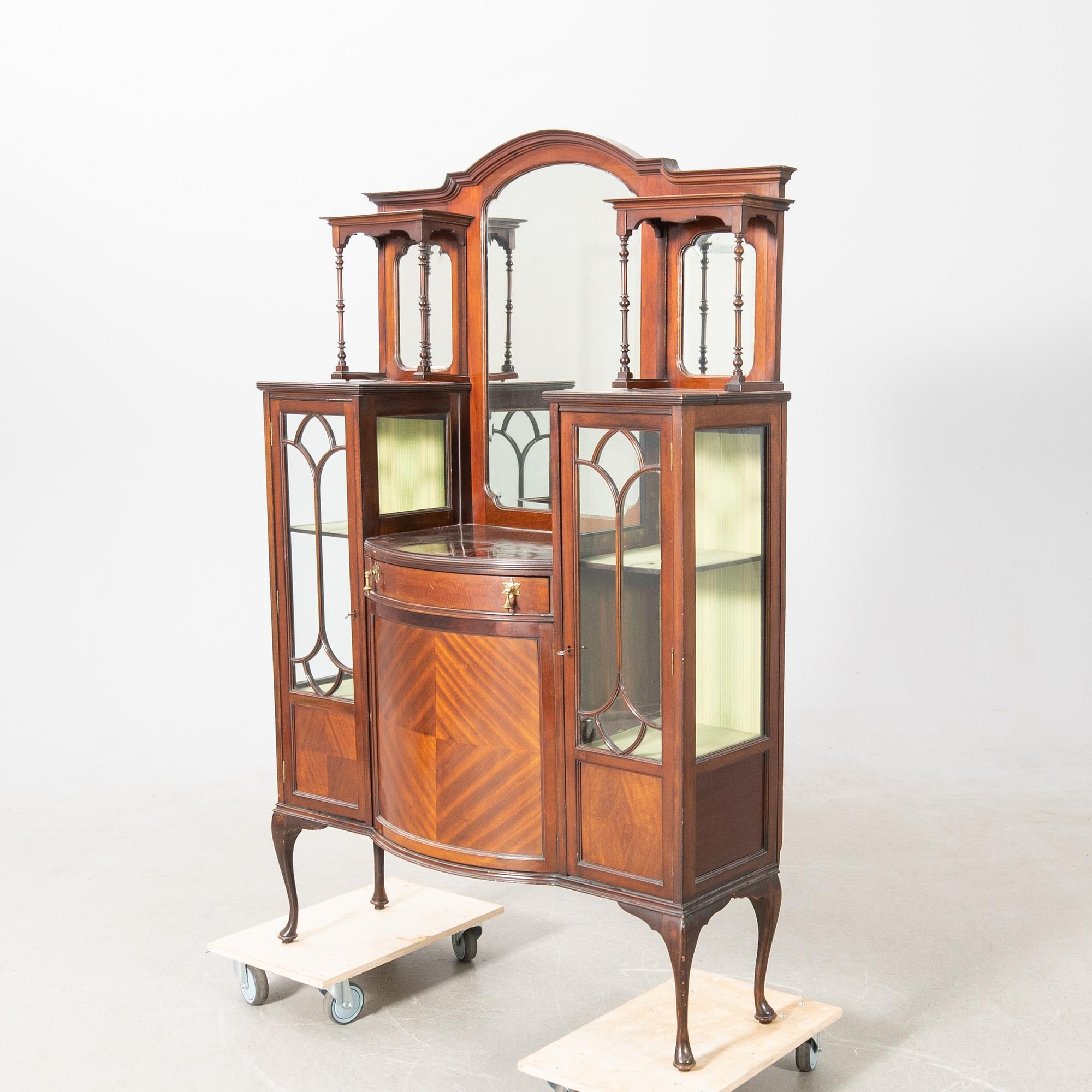 Display cabinet England first half of the 20th century.