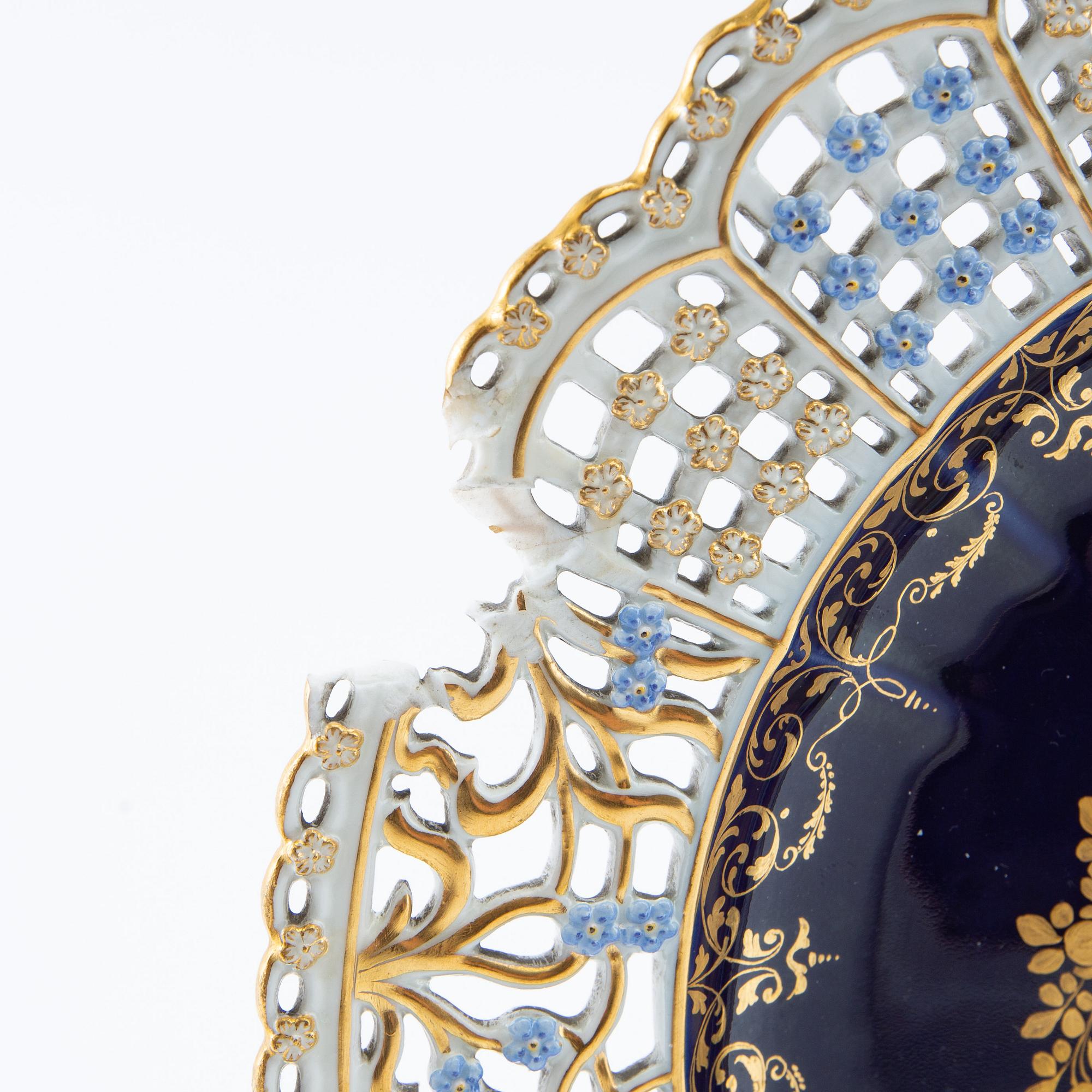 Tallrikar ett par Meissen omkring 1900 porslin.