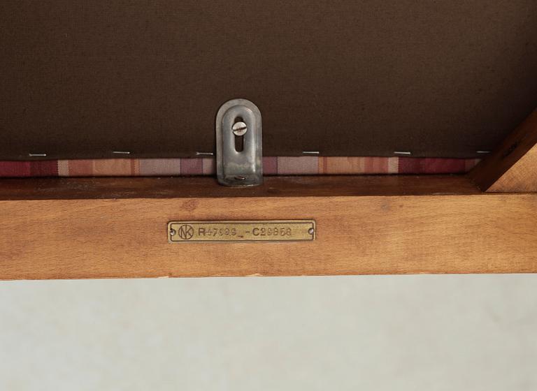 MATSALSGRUPP, 1+2+16 delar, senbarockstil, NK:s verkstäder, 1900-talets första hälft. (5 st iläggsskivor).