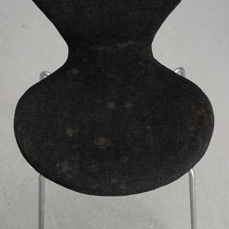 STOLAR, ett par, "Sjuan", Arne Jacobsen, Fritz Hansen, 1969.