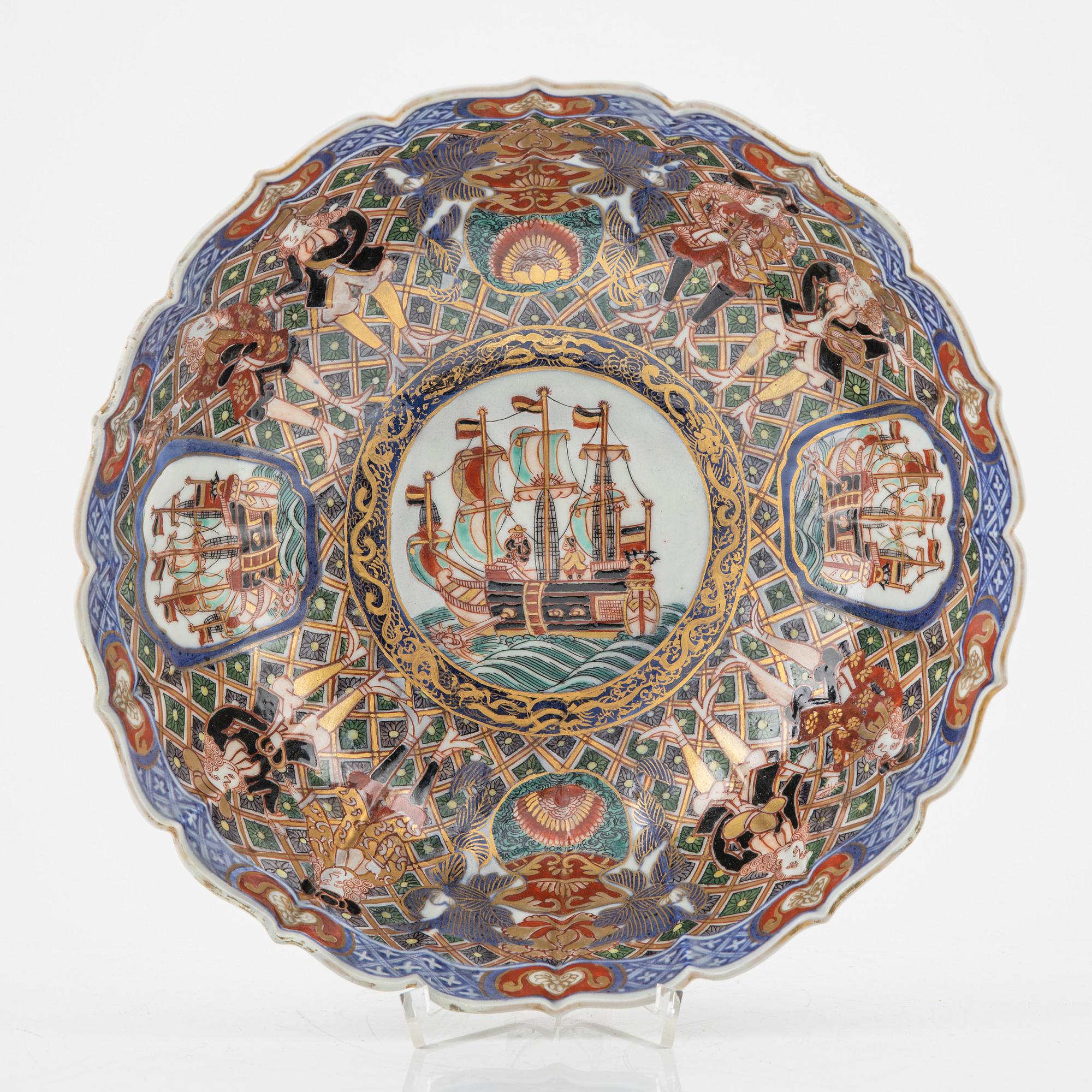 A large imari nanban ship bowl, Meiji period (1868-1912).