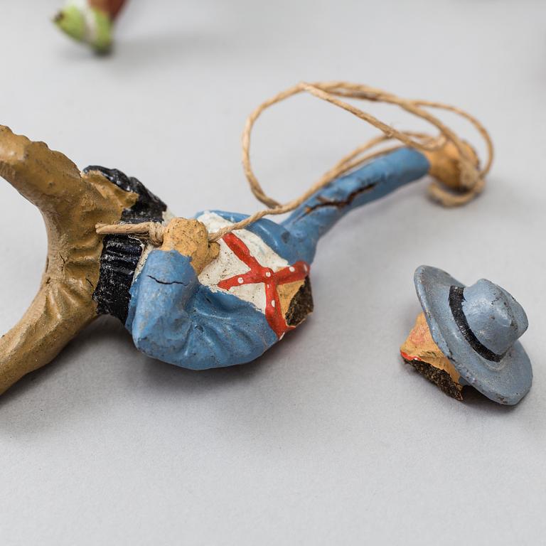 13 pieces of elastolin figures from the 1950's.