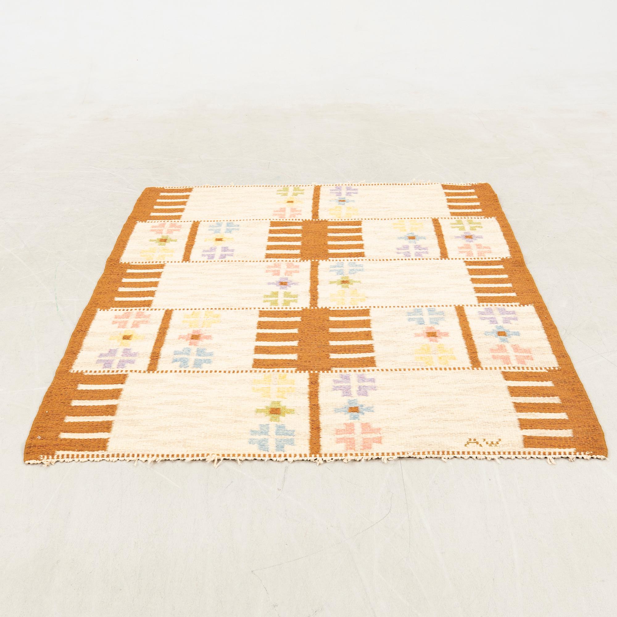 Alice Wallebäck matta rölakan signerad ca 198x140 cm.