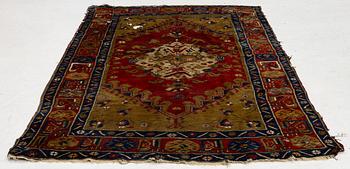 An  antique Taşpınar rug, Aksaray region, Turkey, c. 182 x 109 cm.
