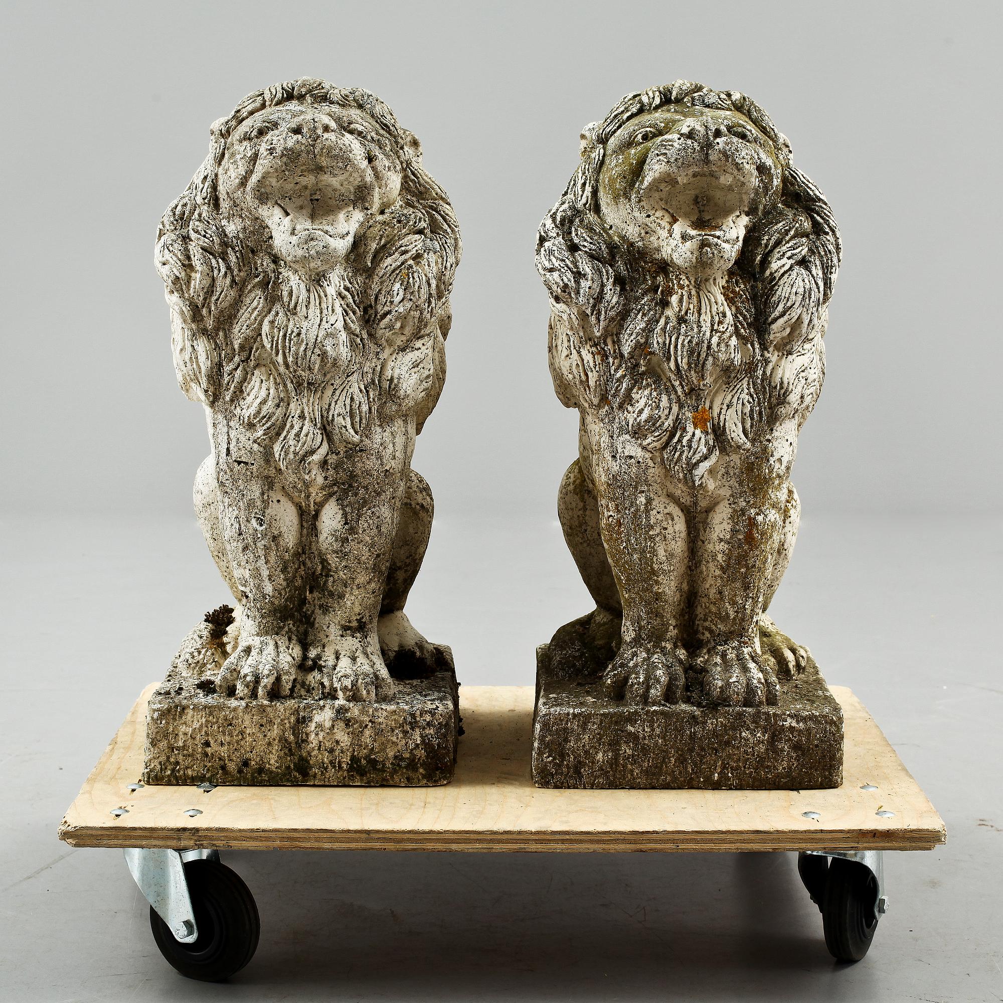 TRÄDGÅRDSSKULPTURER, ett par, 1900-tal.