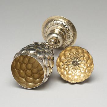 A Danzig 17th century silver-gilt grape cup, mark of Johann Gottfried Holl, Danzig (1678-1700).