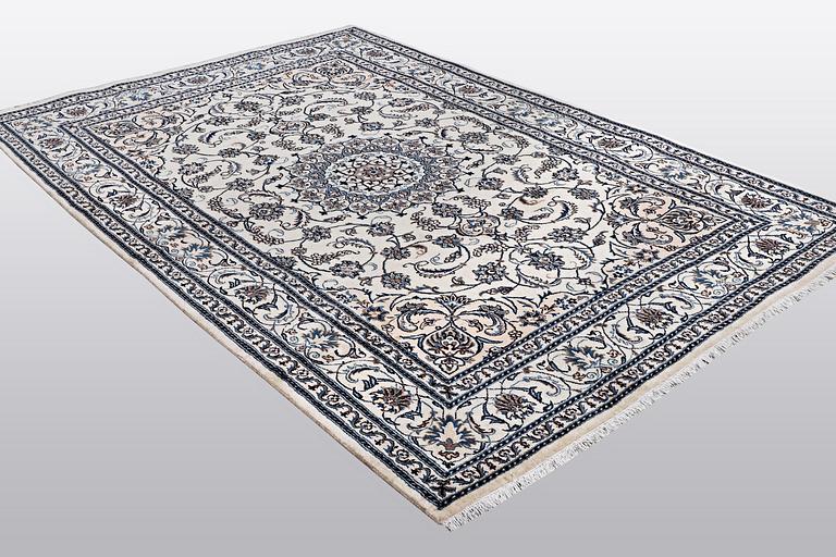 Matta, Nain 9 Laa, part silk, ca 310 x 203 cm.