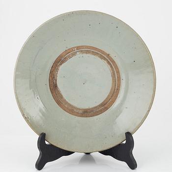 A ceramic vase and dish, Southeast Asia, 19th-20th century.