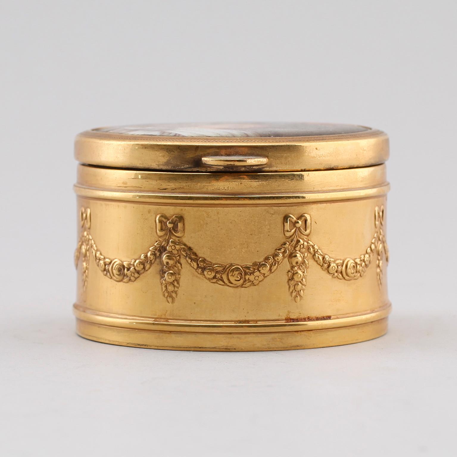 DOSA, förgylld metall, Würtembergische Metalwaren Fabrik (WMF), 1900-talets första hälft.