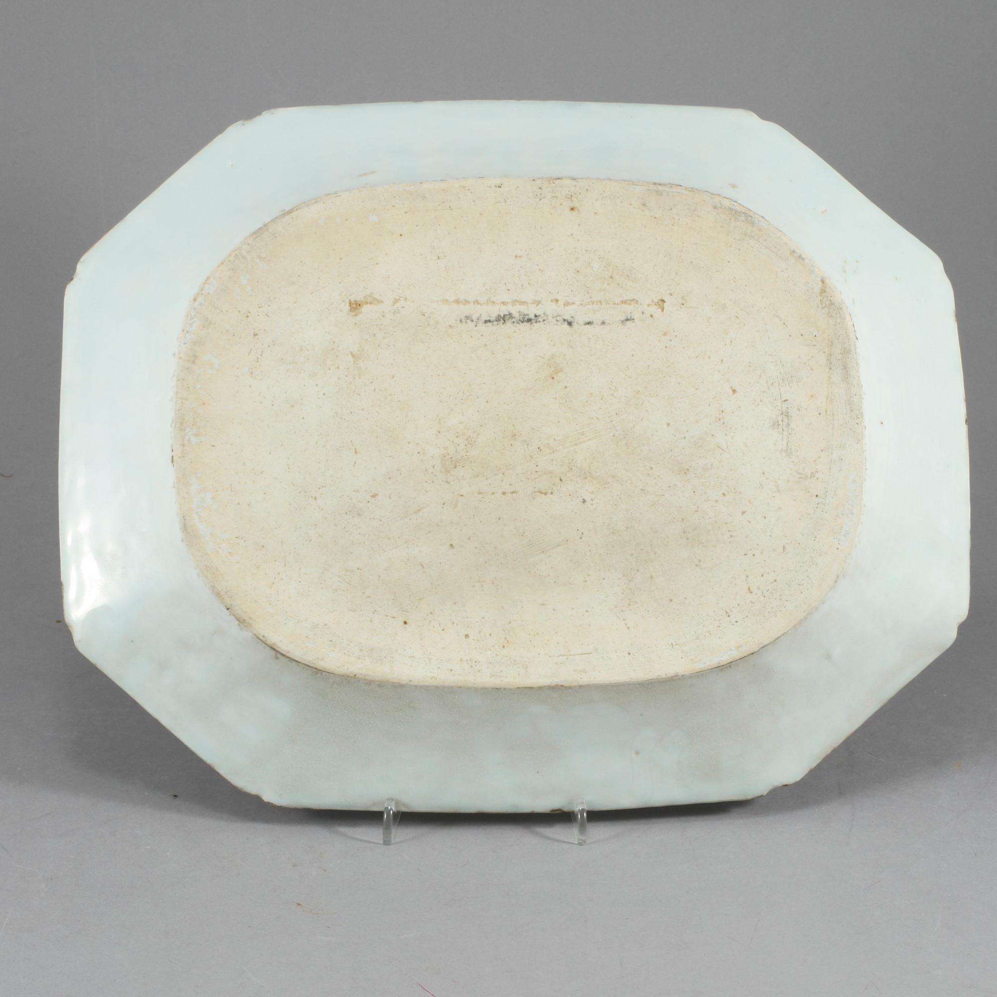 STEKFAT, porslin, Kina, Qianlong, 1736-1795.