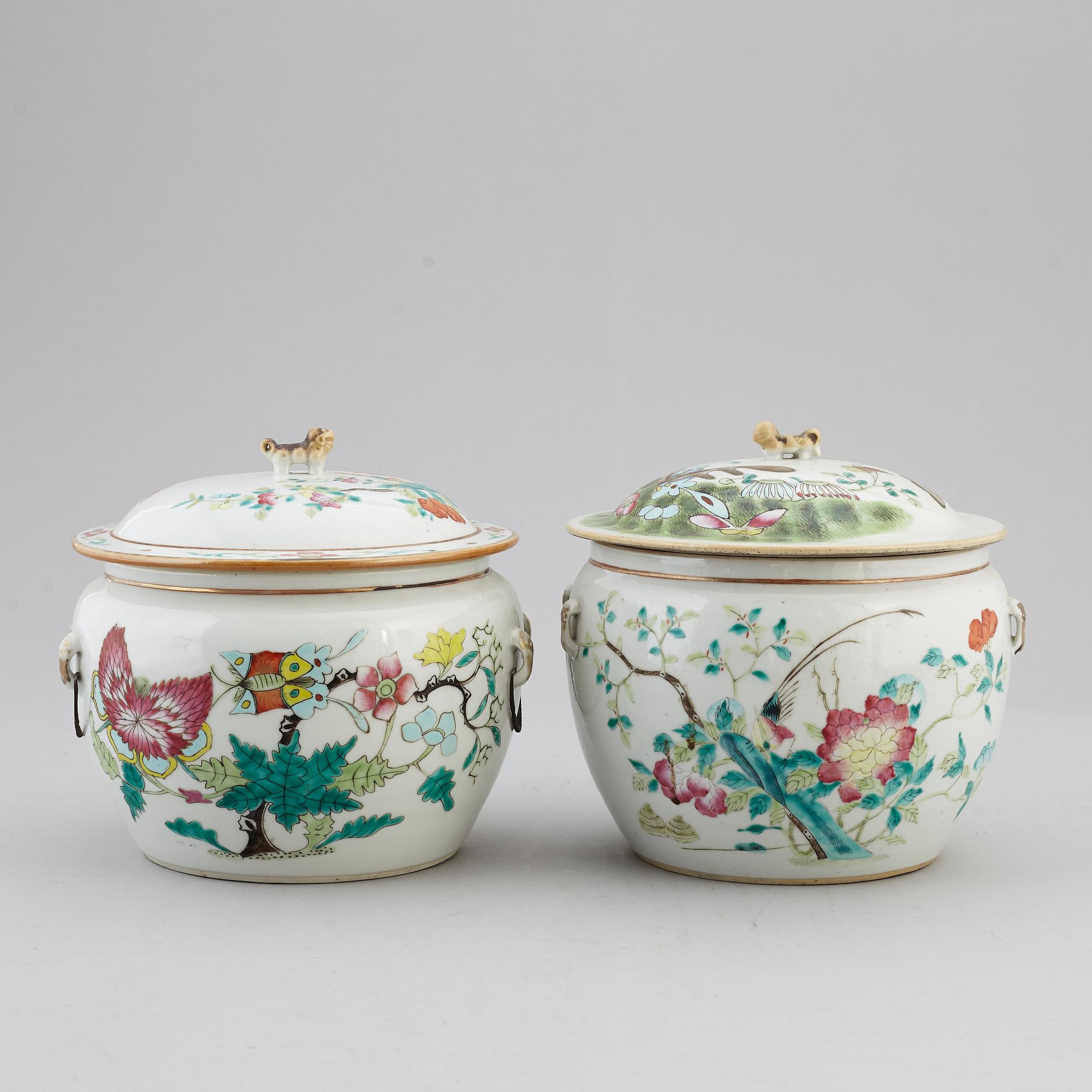 A group of two famille rose jars with covers, Qing dynasty, late 19th century.