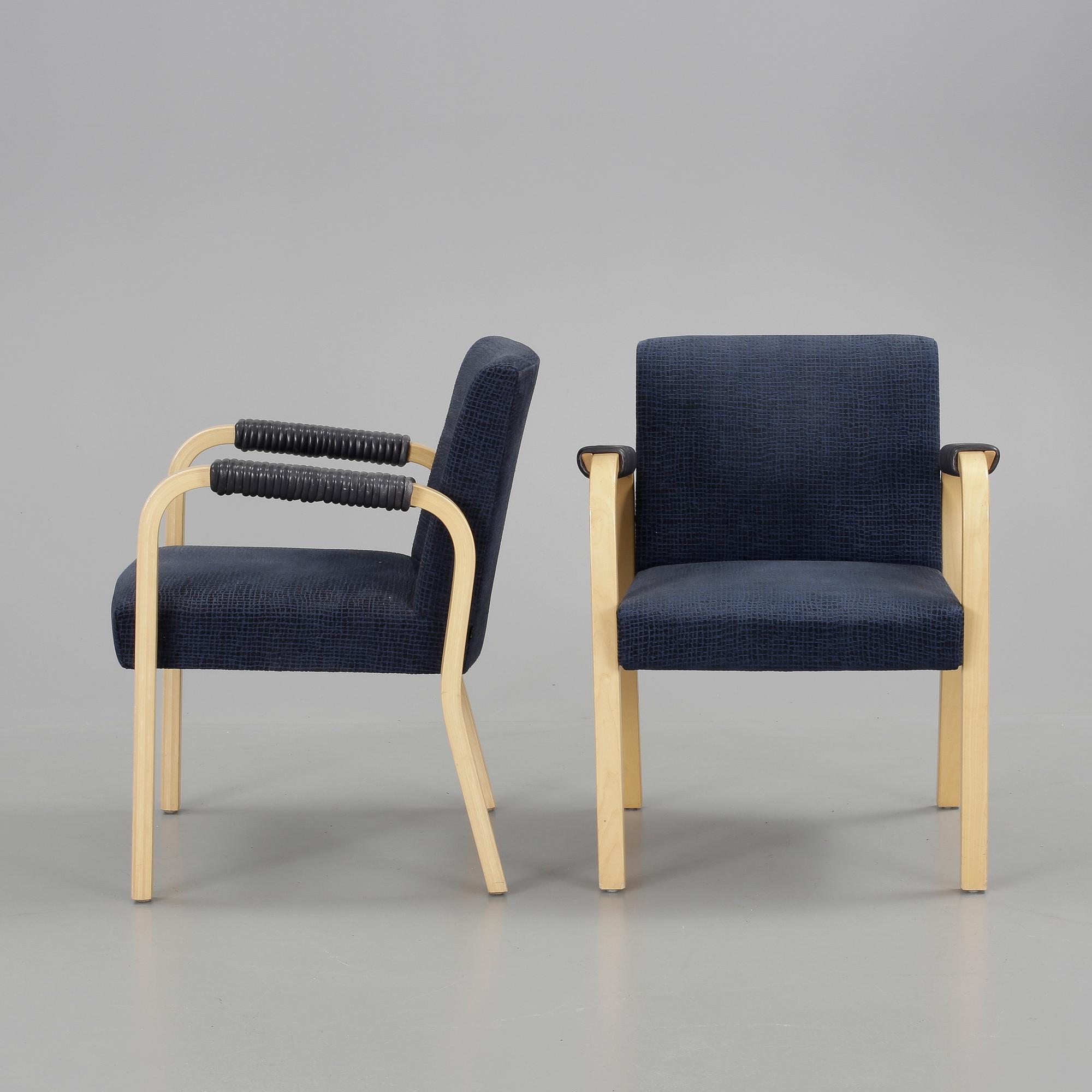 KARMSTOLAR, ett par, nr 26, Alvar Aalto, Artek.