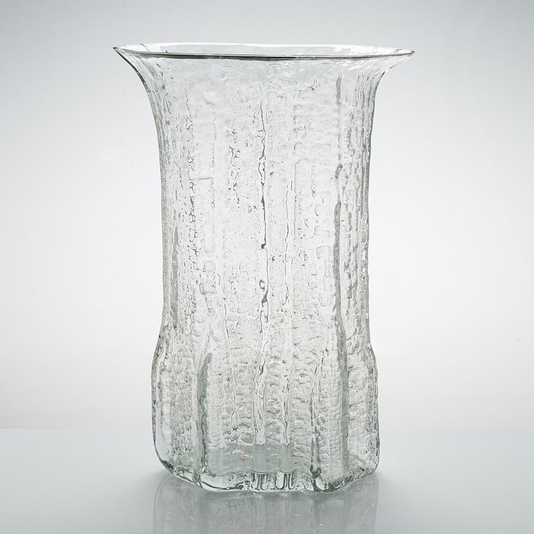 Timo Sarpaneva, a sculpture 'Railo' (Crevasse) from Finlandia series, signed Timo Sarpaneva. Iittala 1964.