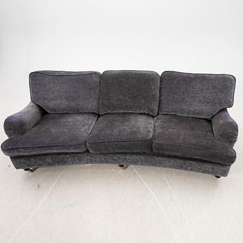 A gray 'Avon' sofa from Buhréns.