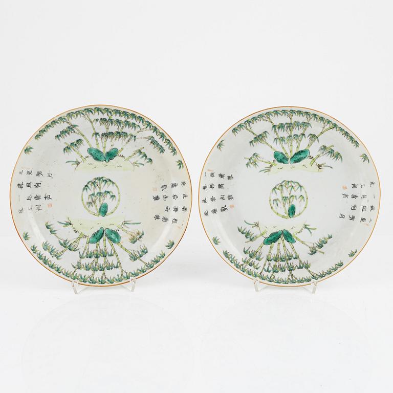 A pair of plates, Qing dynasty, circa 1900.