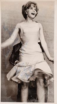 SAMLING AUTOGRAFER, 1950/60-tal, bla Agnetha Fältskog. Flera med dedikationer.