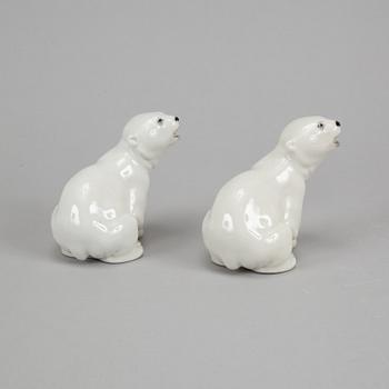 Lomonosov, two porcelain polar bears, Russia.