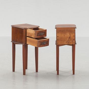 SÄNGBORD, ett par, 1800/1900-tal.