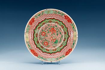 1531. A wucai dish, Qing dynasty, Kangxi (1662-1722).