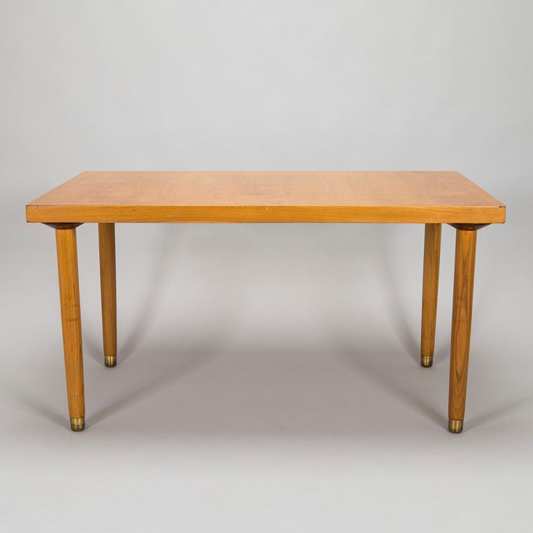 Aino Aalto, A mid-20th century table for  O.Y. Huonekalu- ja Rakennustyötehdas A.B.